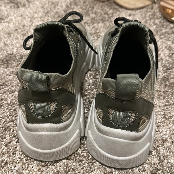 Stylish H&M sneakers. Green sneakers - Picture 3 of 3